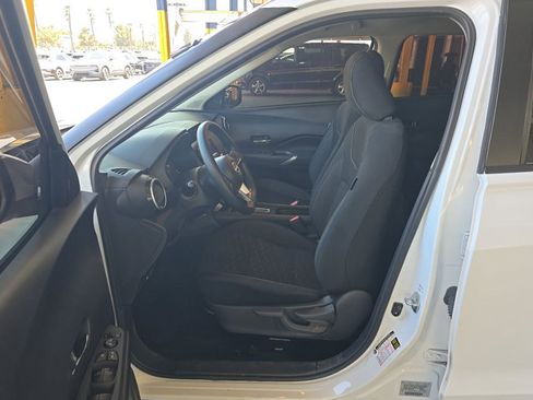 Used 2024 Nissan Kicks SV FWD image 5