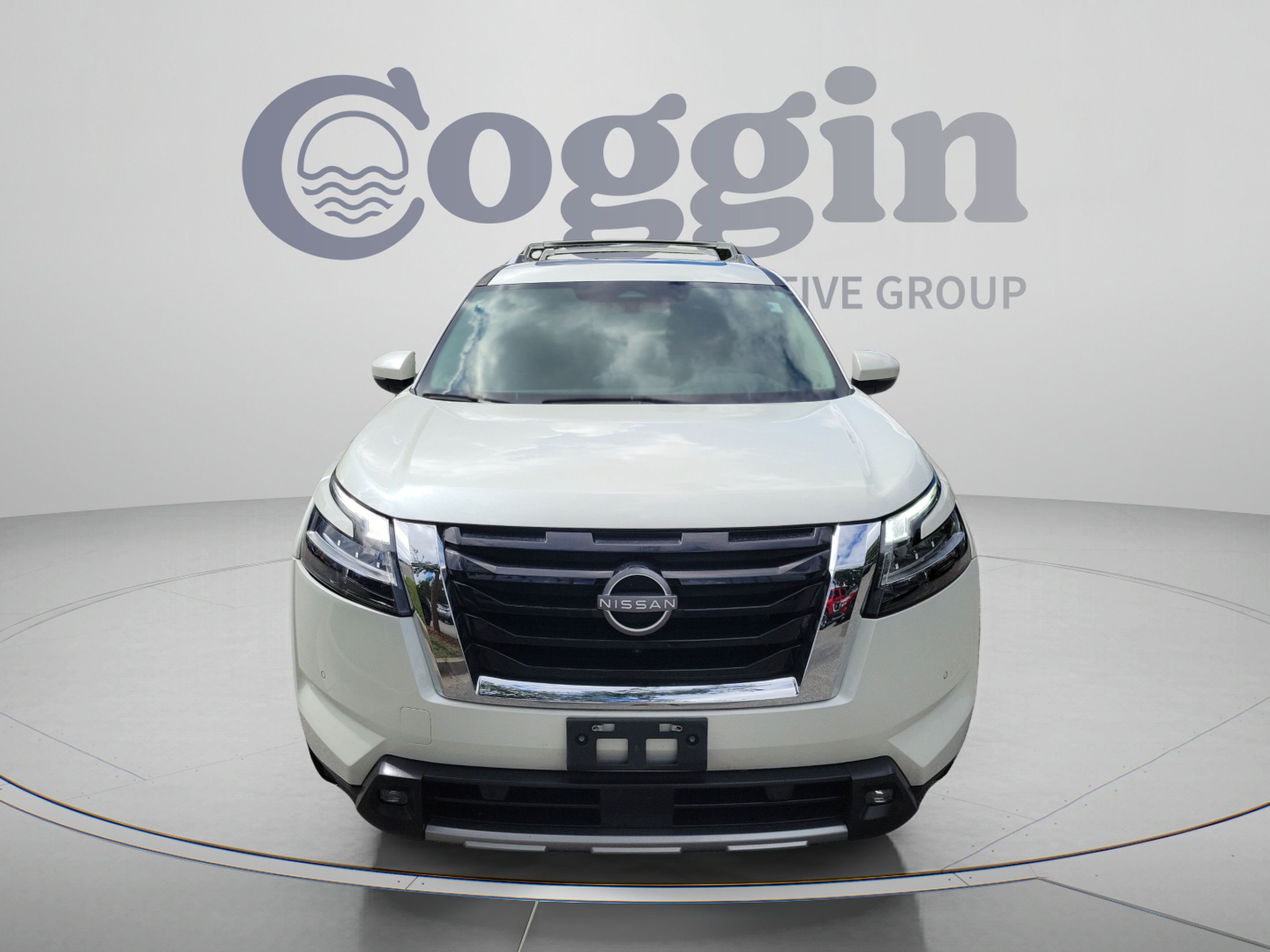 Used 2022 Nissan Pathfinder SL w/ SL Premium Package AWD/4WD image 5