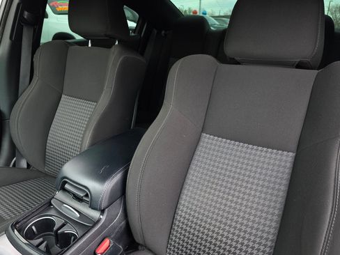 Used 2022 Dodge Charger R/T w/ Blacktop Package image 15