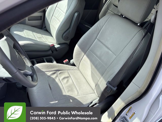Used 2010 Chrysler Town & Country Touring FWD image 22