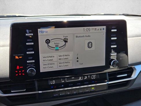 Used 2024 Toyota Sienna LE w/ LE Plus Package image 12