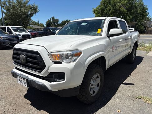 Used 2021 Toyota Tacoma SR AWD/4WD image 2