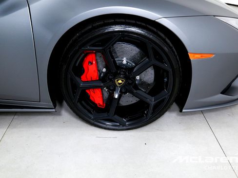 Used 2023 Lamborghini Huracan EVO image 29