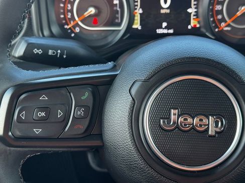 Certified 2025 Jeep Wrangler Unlimited Rubicon w/ Convenience Group AWD/4WD image 24
