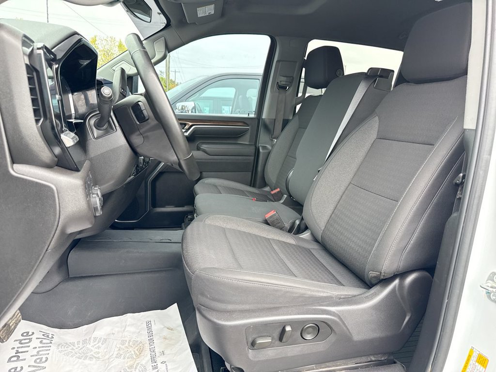 Used 2025 Chevrolet Silverado 2500 LT AWD/4WD image 14