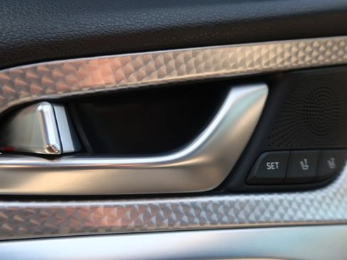 Used 2022 Genesis G70 3.3T RWD image 30