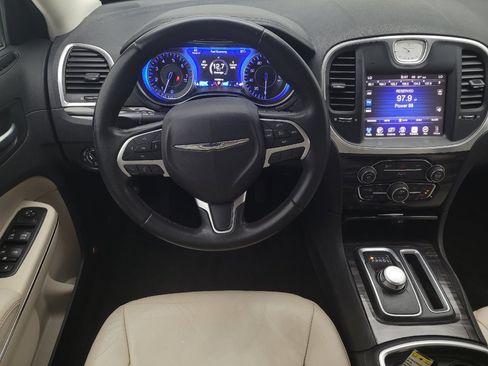 Used 2016 Chrysler 300 Limited RWD image 22