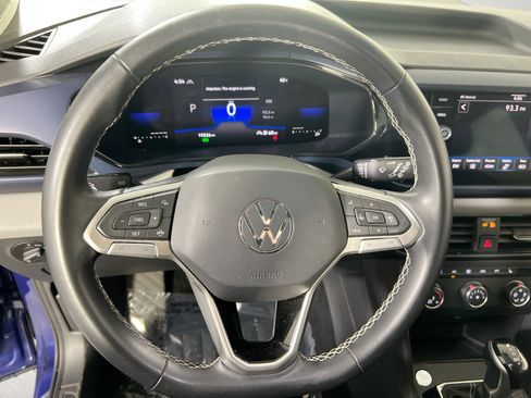 Used 2022 Volkswagen Taos SE image 11