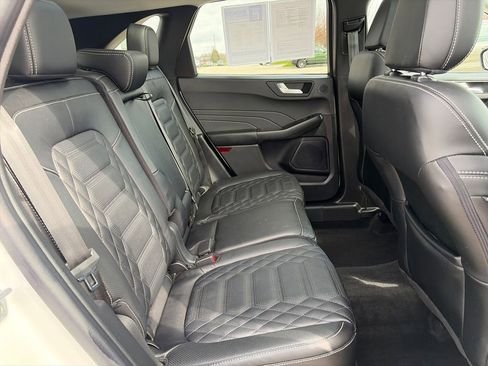 Used 2024 Ford Escape Platinum w/ Premium Technology Package image 40
