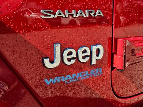 Used 2022 Jeep Wrangler Unlimited Sahara w/ Safety Group image 5