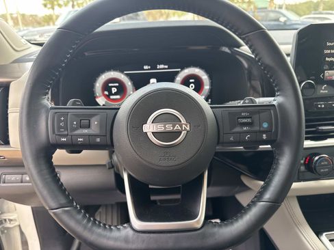 Used 2022 Nissan Pathfinder Platinum w/ Cargo Package image 29