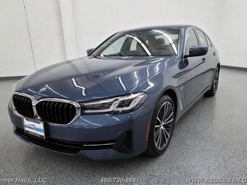 Used 2023 BMW 530e w/ Premium Package RWD image 2