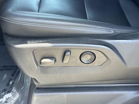 Used 2022 Chevrolet Silverado 1500 RST w/ Convenience Package II AWD/4WD image 22