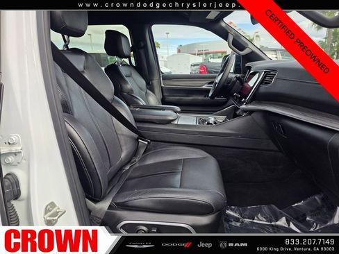 Certified 2024 Jeep Wagoneer L Series II w/ Flexible Seating Group image 12