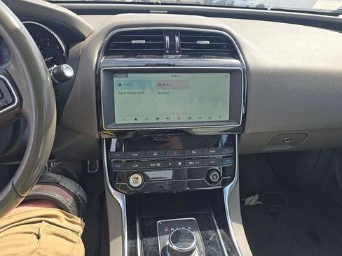Used 2019 Jaguar XE RWD image 10