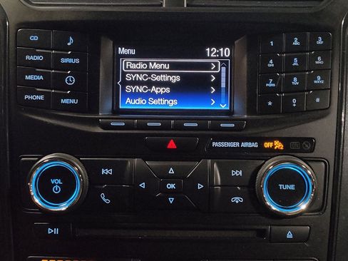 Used 2017 Ford Explorer XLT image 25