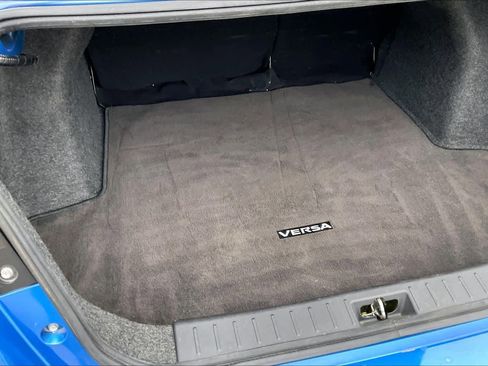 Used 2020 Nissan Versa SV image 30