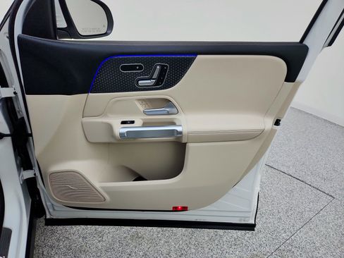 Certified 2025 Mercedes-Benz GLB 250 4MATIC image 23