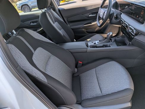 New 2026 Nissan Sentra SV w/ Floor Mat Package FWD image 32
