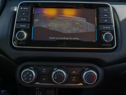 Used 2025 Nissan Versa S w/ Trunk Package image 35