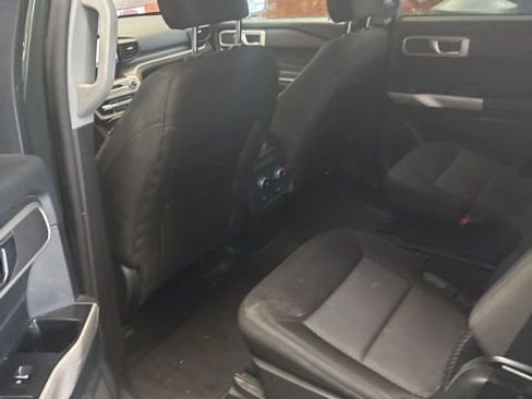 Used 2023 Ford Explorer XLT AWD/4WD image 18