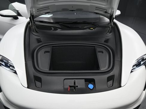 Used 2022 Porsche Taycan image 37