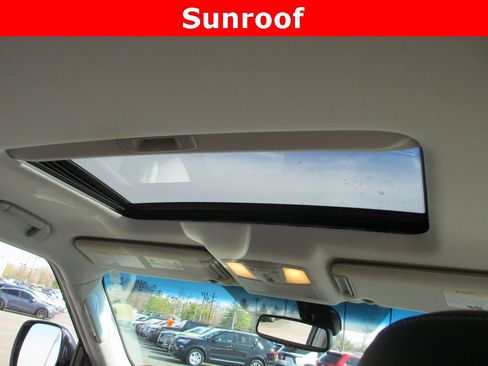 Used 2015 INFINITI QX80 4WD w/ Driver's Assistance Package image 14