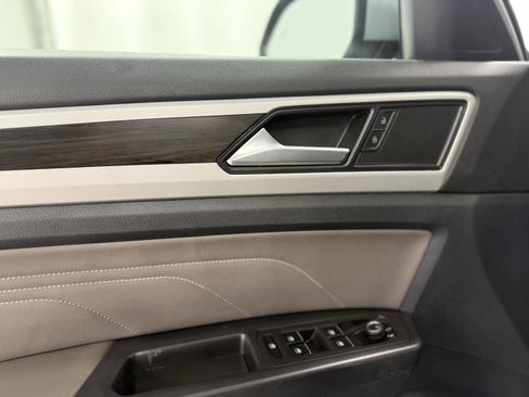 Used 2023 Volkswagen Atlas SE image 14