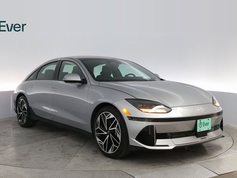 Used 2024 Hyundai Ioniq 6 Limited image 4