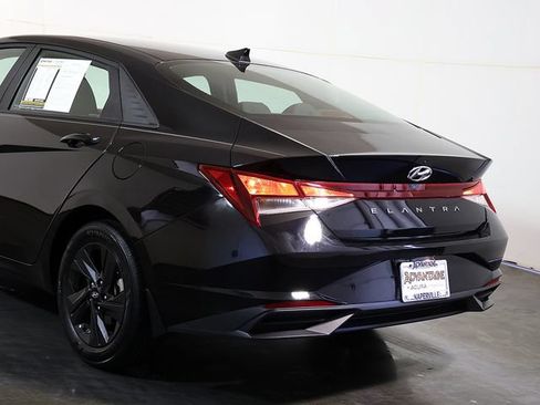 Used 2023 Hyundai Elantra SEL FWD image 11