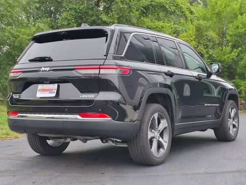 Used 2024 Jeep Grand Cherokee Limited w/ Luxury Tech Group II AWD/4WD image 3