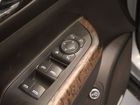 Used 2023 GMC Acadia Denali w/ Denali Ultimate Package image 19