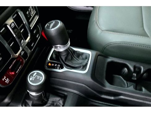 Certified 2025 Jeep Gladiator Mojave w/ Safety Group AWD/4WD image 16