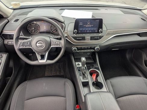 Used 2024 Nissan Altima 2.5 SV image 26