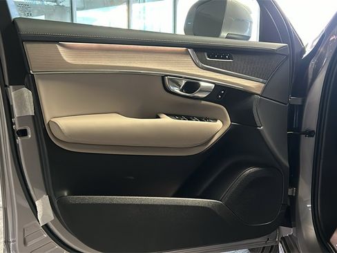 New 2026 Volvo XC90 B6 Core image 22