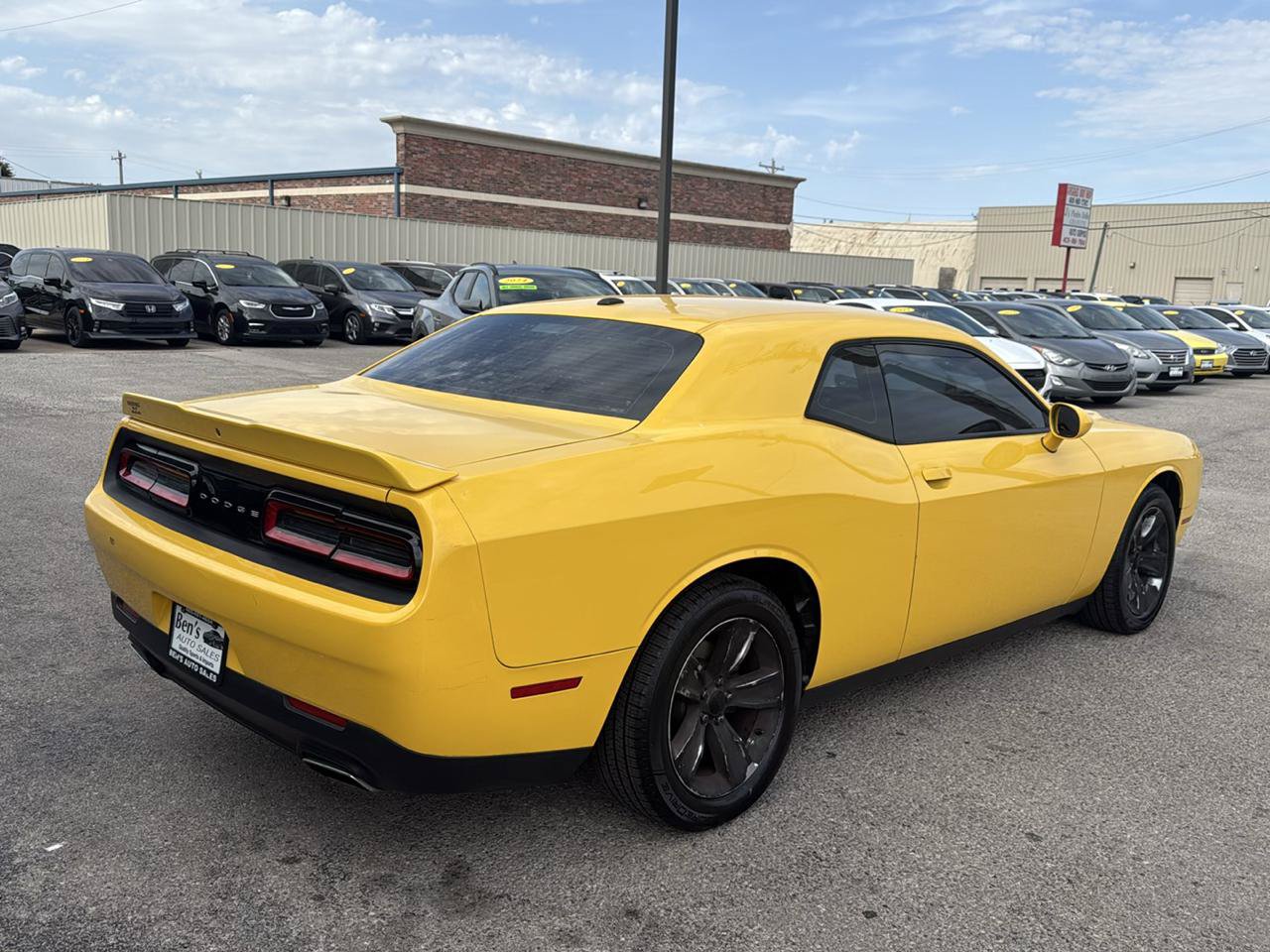 Used 2018 Dodge Challenger SXT RWD image 6