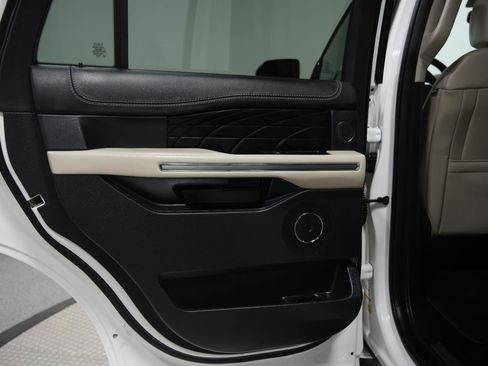Used 2021 Ford Expedition Platinum image 23