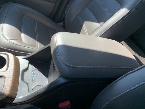 Used 2021 GMC Canyon Denali image 21