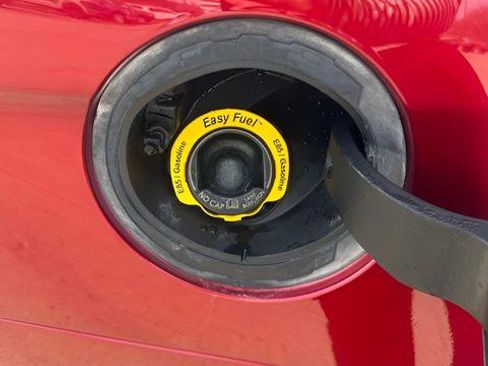 Used 2014 Ford Taurus SEL image 21