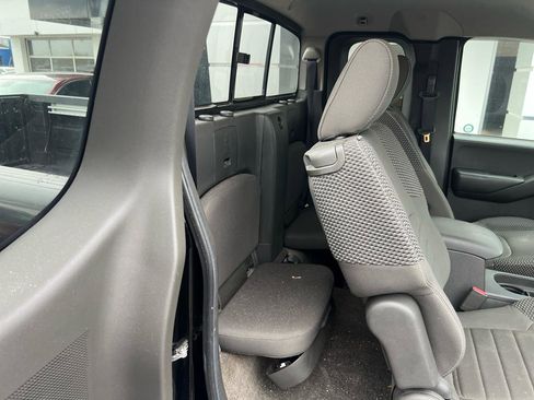 Used 2013 Nissan Frontier PRO-4X AWD/4WD image 10