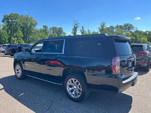 Used 2018 GMC Yukon XL SLE AWD/4WD image 2