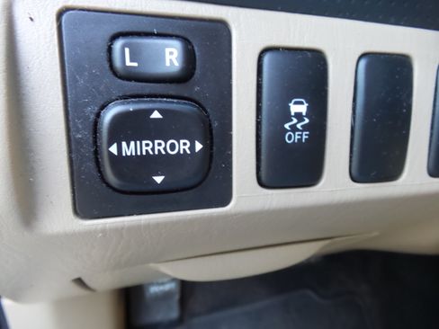 Used 2013 Toyota Tacoma PreRunner w/ SR5 Pkg RWD image 39