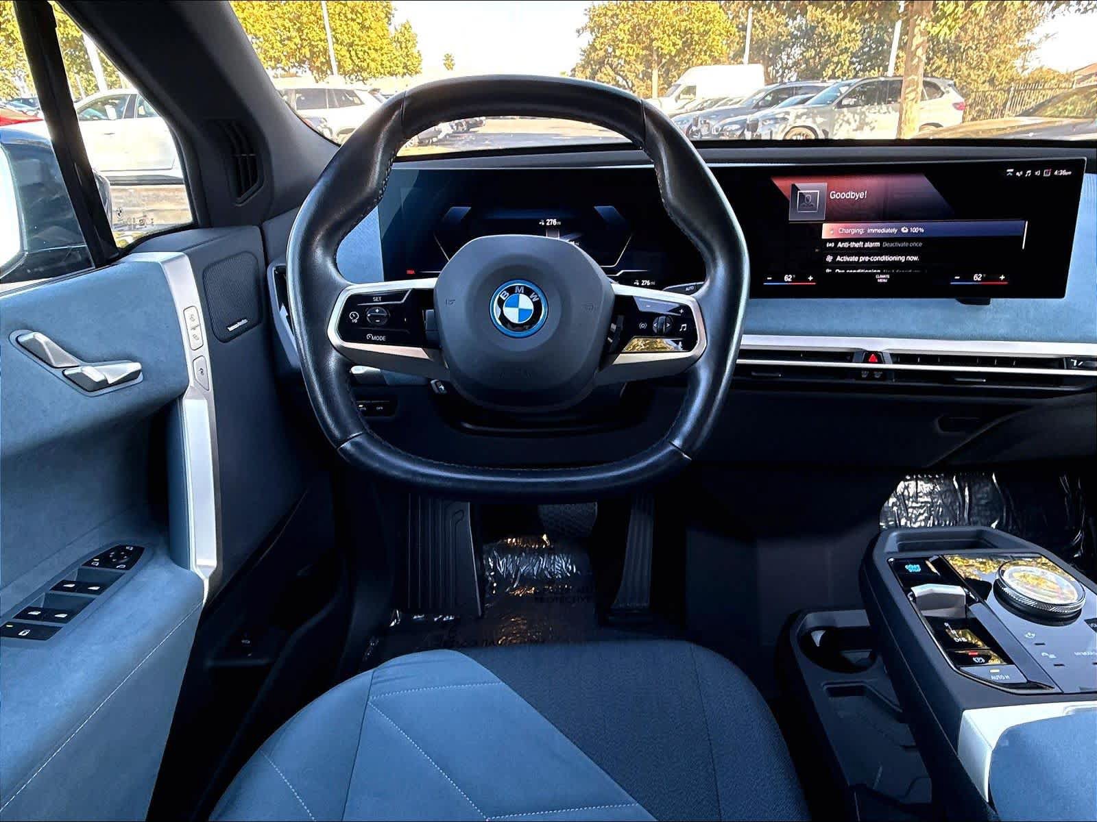 Used 2023 BMW iX xDrive50 w/ Sport Package AWD/4WD image 10