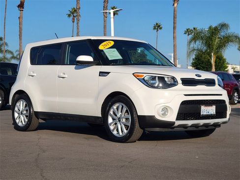 Used 2019 Kia Soul + image 28