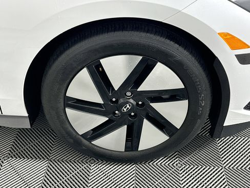 Used 2024 Hyundai Ioniq 6 SE image 11