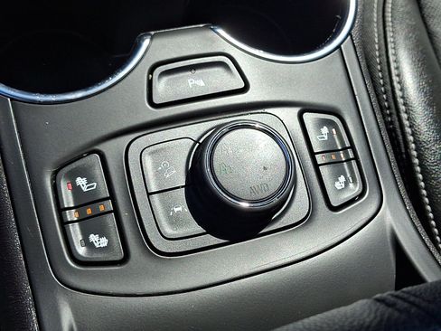 Used 2024 GMC Terrain SLT w/ Infotainment Package II AWD/4WD image 23