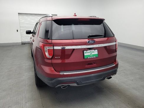 Used 2018 Ford Explorer XLT w/ Equipment Group 202A image 6