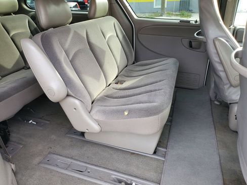 Used 2002 Dodge Grand Caravan SE image 31