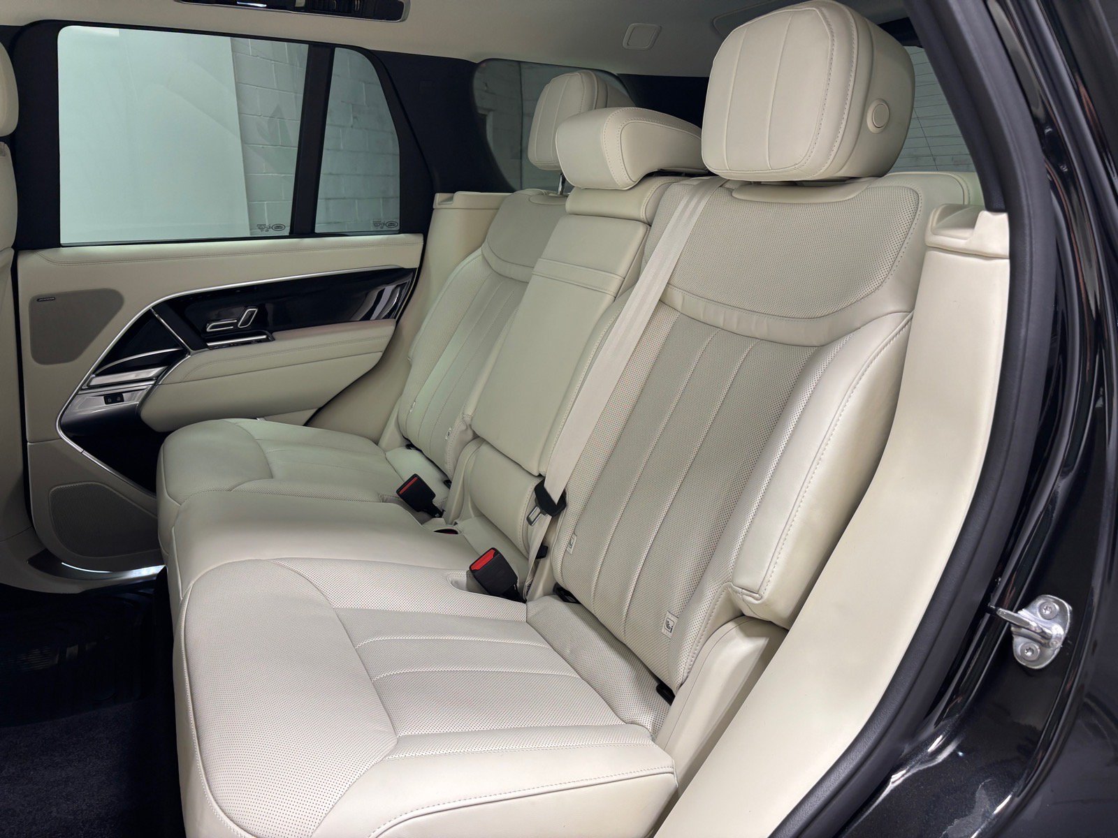 Used 2026 Land Rover Range Rover SE AWD/4WD image 25