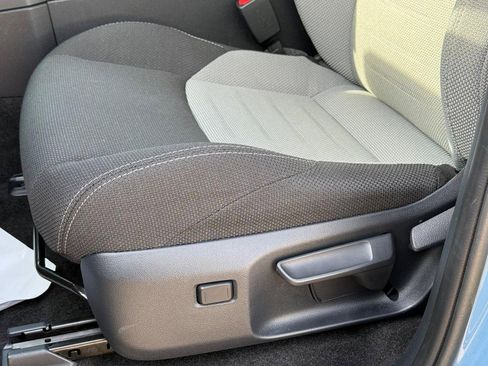 Certified 2025 Toyota 4Runner TRD Off-Road image 25